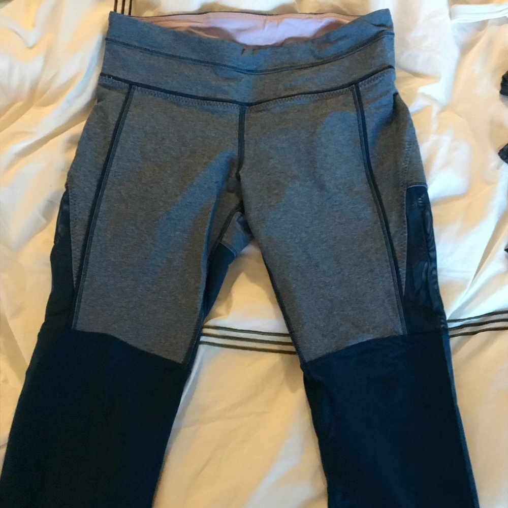 Lululemon size 6, below knee pants